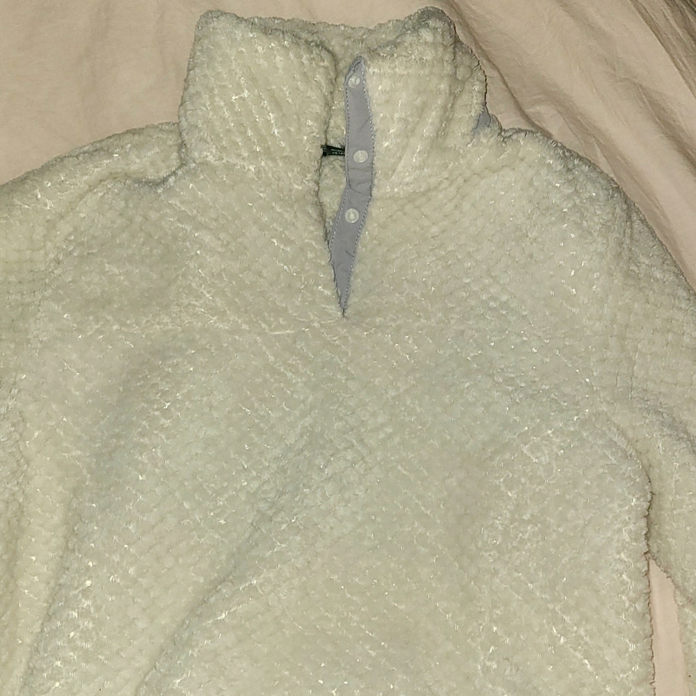 Fuzzy pullover